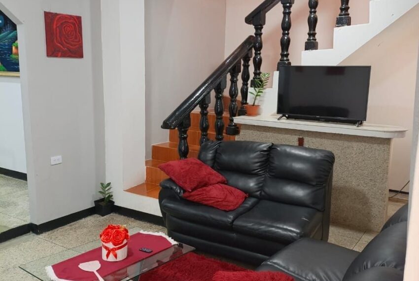 photo_5093831758976846803_y