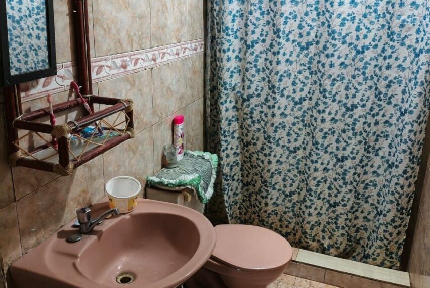 photo_5093831758976846808_y