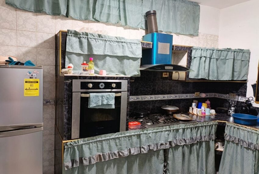 photo_5093831758976846810_y